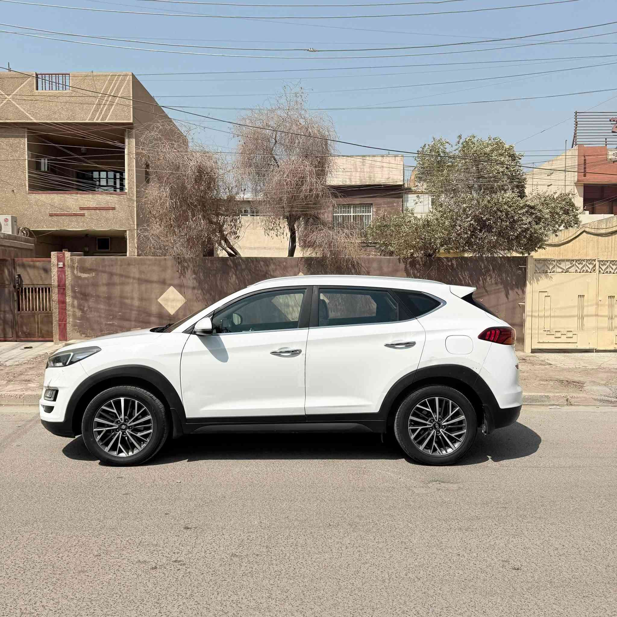 السلام عليكم
توسان 2019 خليجي 
تبريد قطعتين مري شفط شاشه كاربلي 
داخل جملي لايت 5 عدسات كشن كهرباء
ماشيه 100 الف 
مكفوله من الضربه والصبغ طخه بسيطه موضحه بالسونار بارد فقط
السعر: 168$ وبي مجال للطيبين
الاستفسار : *********** 
العنوان : بغداد - المعلمين

