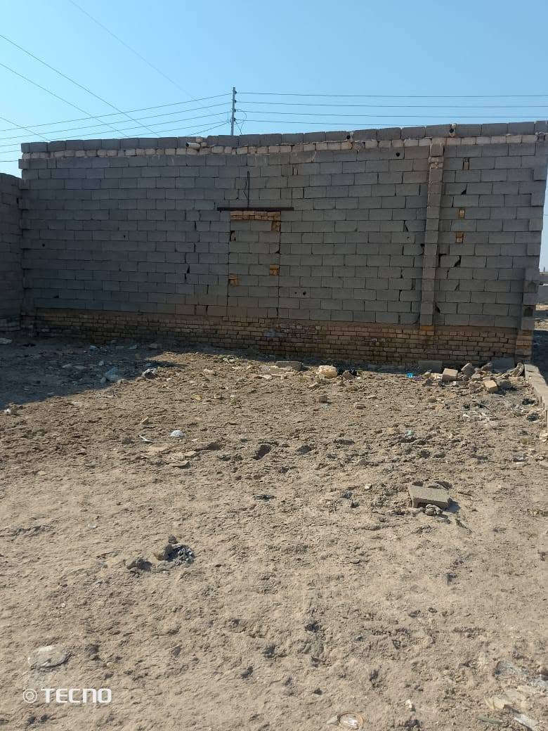 🏠 بيت للبيع –الموقع ماشوشه  حي الزهراء قلعه السكر 
📐 مساحة القطعة: 200 م
🏡 مساحة البناء: 100 م
🌿 المتبقي: 100 م 
البيت مناسب للسكن، ومساحته حلوة وتكدر تستفاد من الساحة الباقية حسب رغبتك.
📞 للاستفسار ومعرفة السعر والتفاصيل،
***********

نص مكتوب في الصور:
- TECNO