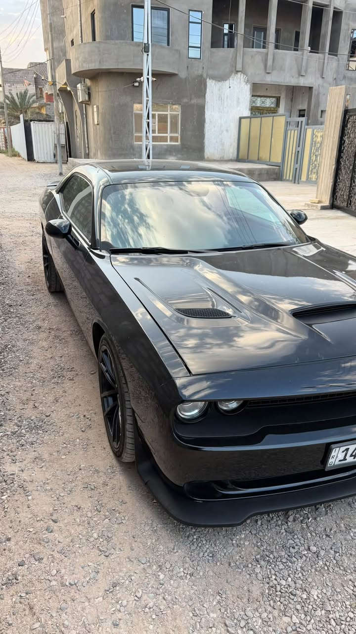 السلام عليكم 
جالنجر موديل2022 
مكينة 6 سلندر 
مواصفات sxt 
سيارة مغلفه نانو بلكامل 
داخل سستم كاربون 
سيارة جديدة كامله ما ناقصها اي شي 
مكان السيارة البصرة 
سعر 175 قابل للتفاوض
***********

نص مكتوب في الصور:
- 71 4G 2:36 1 / 12 1:1
- 71 4G 2:36 4 / 12 1:1