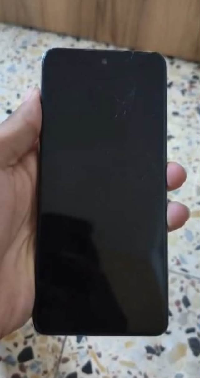 انفنكس هوت ٤٠ برو • ٢٥٦ • كسر صغير