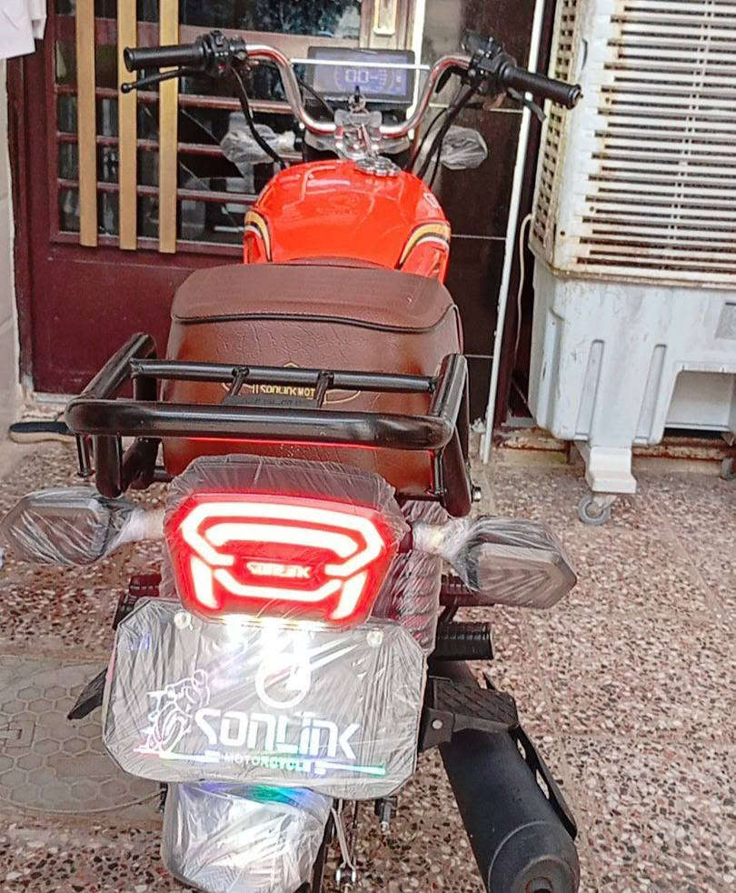 السلام عليكم دراجه سولنك مديل 25 نازله ب26 مگفوله گفاله عامه من تاير للتاير
مگينه200Cc مگفوله گفاله عامه برغي ممفتوح بيها اصبانه مطاختها مال جناي دراجه بعدها وگاله شرگه بيها جهاز انذار سرقه اوراقها گامله وتترقم ومگينتها صبانه ممدود على المحرك مگفوله گفاله عامه مگفوله مگينه وگهربائيات دراجه تتعب تكول جديده بعدها بحاله الوكاله من گد مانضيفه دراجه مابيها اي نقص مگفوله شرط من البرغي تجي تشوف اذا برغي بيها نقص تاخذها ابلاش صارلها 4اشهر نازله من المعرض سعرها 850وبيها مجال الشراي يخابرني ويشلع عيوني الاثنين وبخدمته مگاني الشعب 📍رقمي للتواصل *********** واتساب الشراي يخابرني ويدلل يشلع عيوني .
