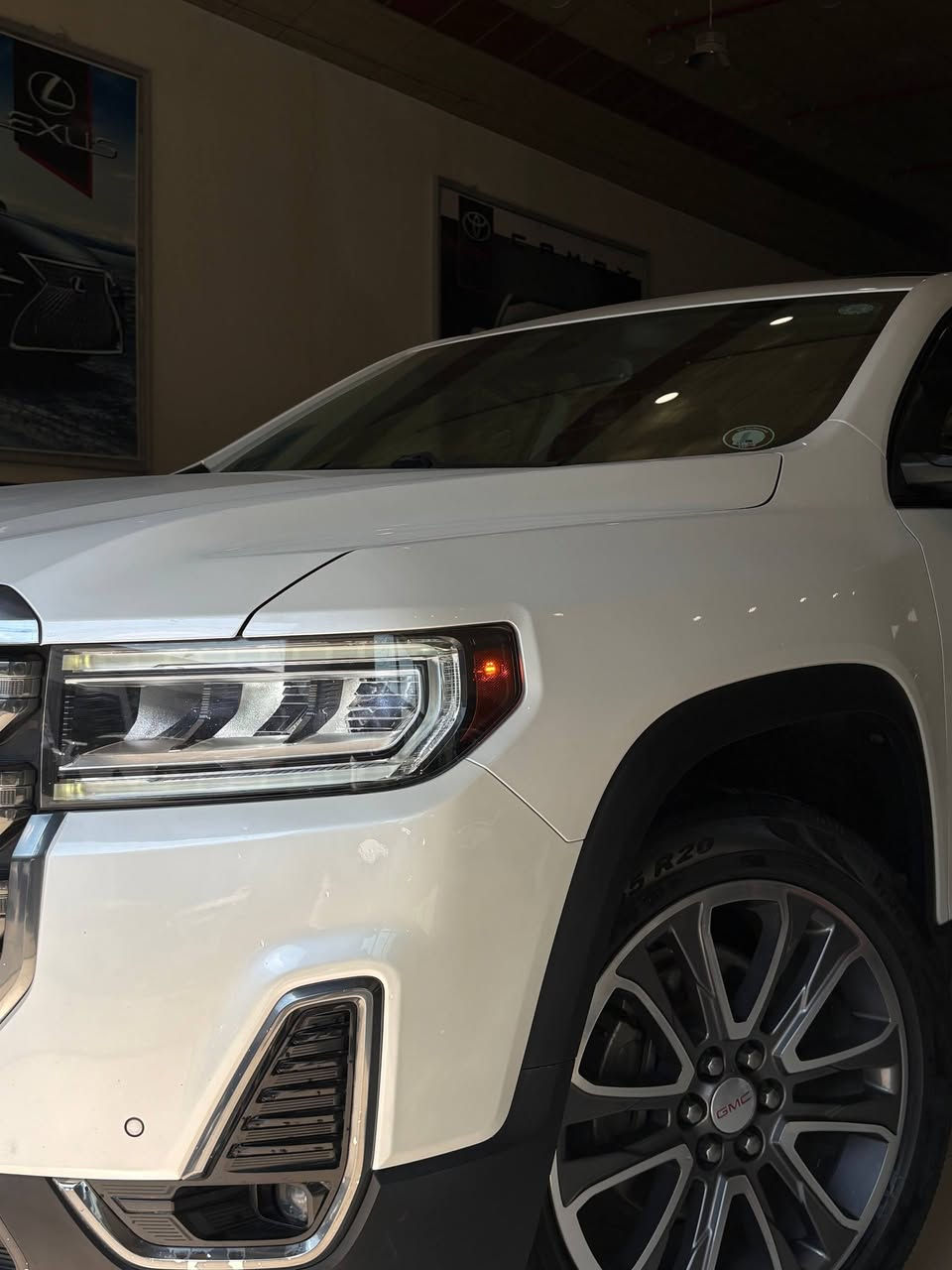 GMC Acadia 2020 AT4
فول مواصفات AT4
رقم أربيل
دبل اكسل
سلايت 
موديل ٢٠٢٠
٨٥،٠٠٠ مل
٢ سويج
بدون حادث
سعر ٢٢٨$ وبيها مجال
***********

نص مكتوب في الصور:
- BidCars