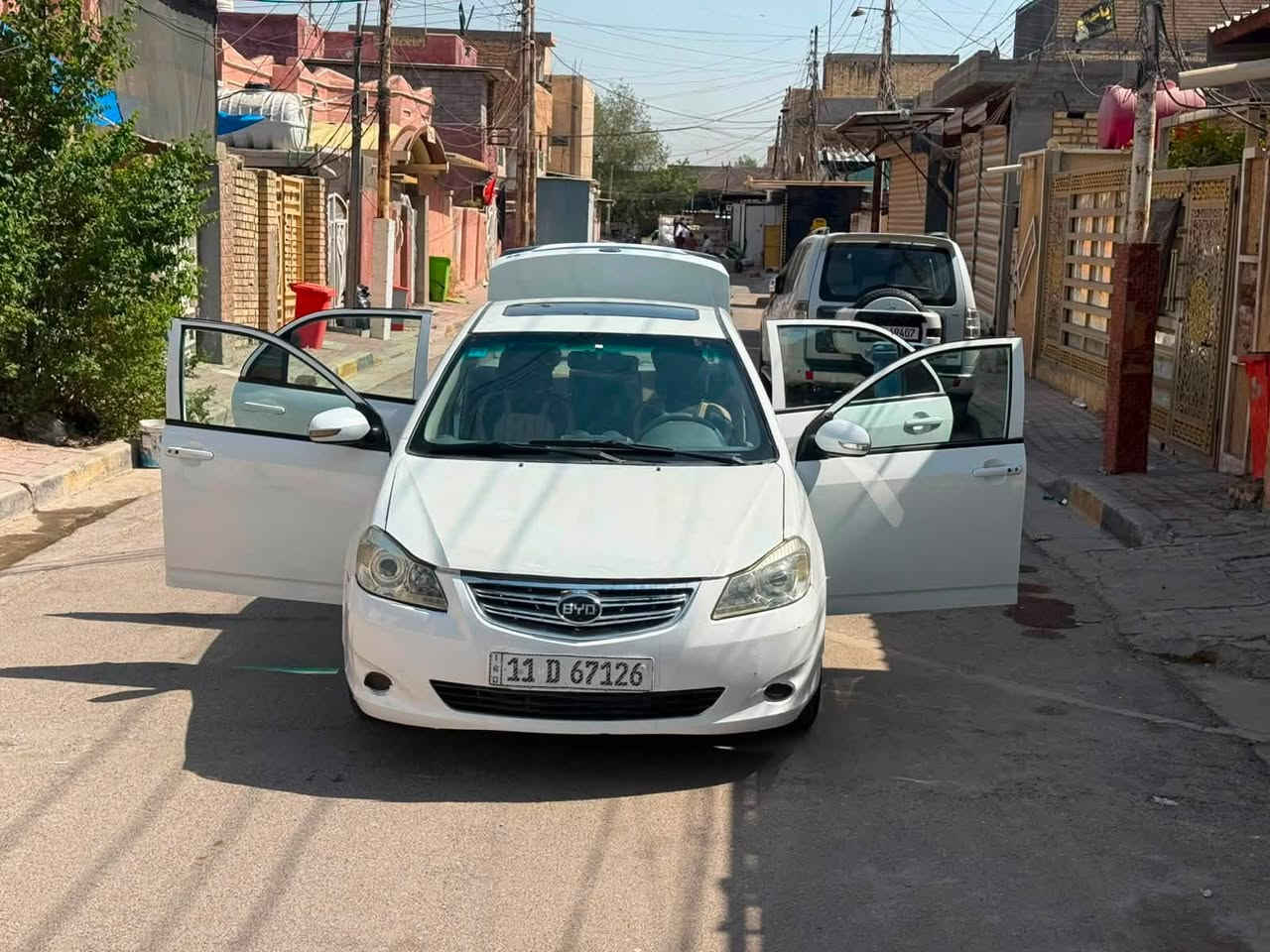 السلام عليكم   BYD G3 2013  كير اوتماتيك 
مكفوله كفاله عامه من ضربه ومن صبغ ومن تبديل ومن خياس وحتى مكفوله من الجراد سياره جديده بمعنى الكلمه صدر تخم تاير تبريد كير مكينه كله جديد ماشيه 115 والسياره موديل 2013 يعني ممشى كلش قليل فول مواصفات رقم بغداد انكليزي 11 سنويه جديده بسمي هزه جديده سنويه 2030 
وجاهزه على اخر حبايه مينصرف عليها درهم مابيها كل نقص 
رقمها بغداد ومكانها بغداد سعرها 54 وبيها مجال ان شاء الله 
امانة الله سياره جديده وتسوى فلوسها ملاحضه بيها مكان بارد كلش قليل  
سعر 54 وبيها مجال 
رقمي ***********

