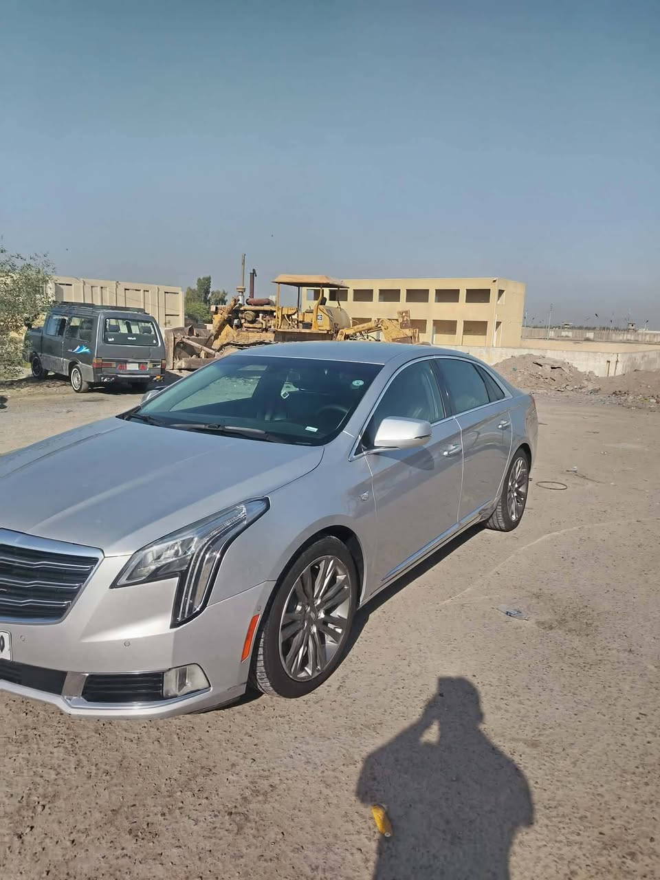 سلام عليكم كديلاك XTS للبيع
موديل 2018
لون سلفر 
سيارة جاهزة من كلشي 
تحكمات ستيرن 
قاصة سرية 
تدفئة وتبريد مع الكشنات ايضا 
سيارة كامل موصفات ما عدة الفتحة 
رقم دهوك 
بية ضربة بل جاملغ الخلفي الايسر 
مع الجنطة شي خفيف 
السعر 180
رقم الواتساب فقط ***********
