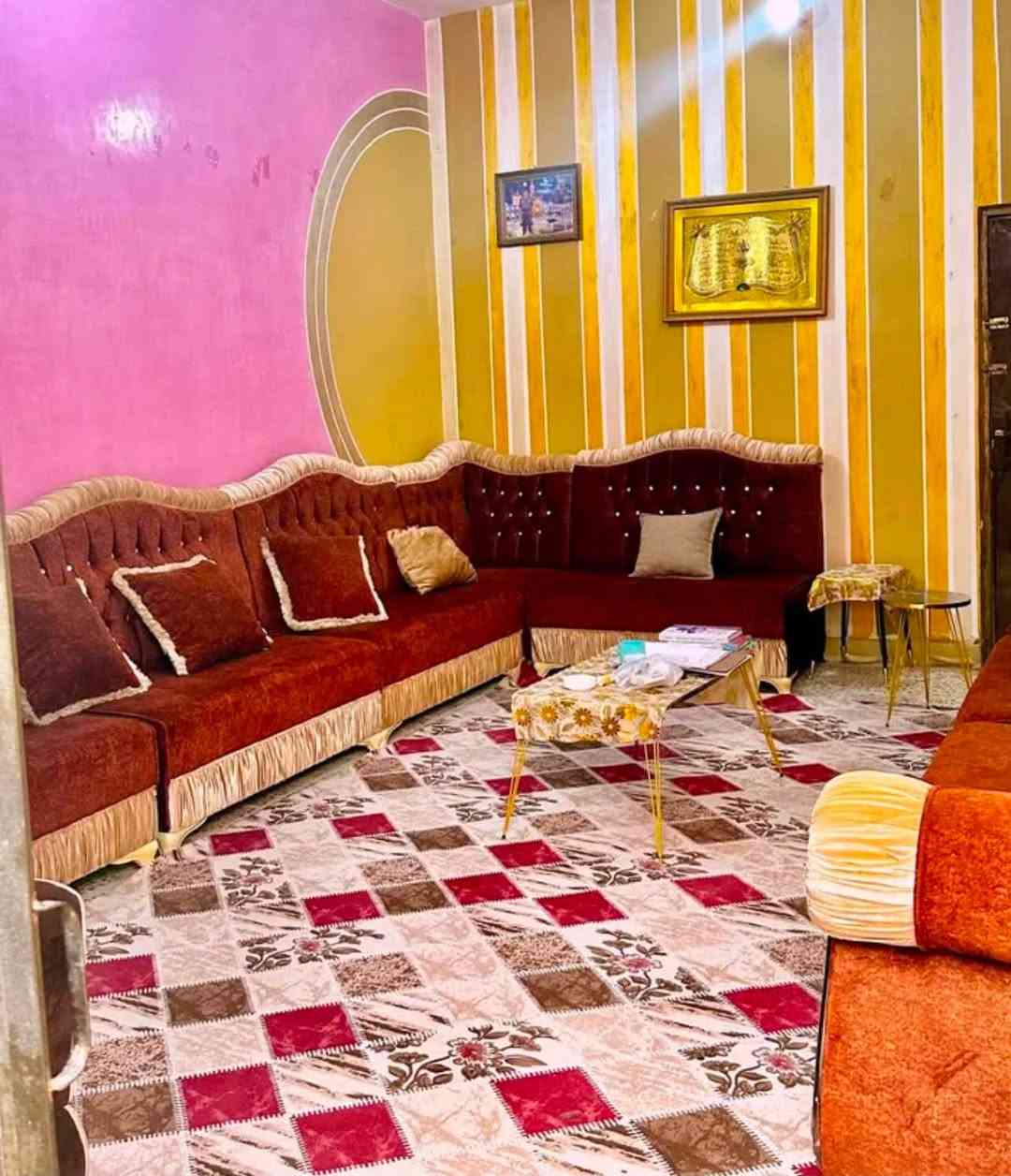 🏠 للبيع بيت سكني مساحة 200 متر

📍 الموقع: البصرة – حي الأصدقاء الرابعة، قرب التقاطع العسكري، مقابل مدرسة فضل الأهلية

🔹 طابق أرضي + طابق أول
🔹 6 غرف نوم
🔹 صالتين
🔹 ديوانية متوسطة
🔹 عدد 2 مناور
🔹 سطح شتايكر
🔹 محل مسوي مخزن
🔹 كهرباء ومي 24 ساعة
🔹 منطقة هادئة وناسها طيبة وكلهم أهل
🔹 طابو صرف

🏡 بيت مناسب للعائلة والسكن، والمنطقة هادئة ومرتبة.

*********** واتساب فقط
