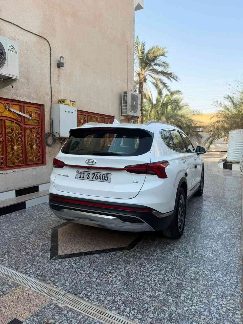 سلام عليكم
سنتافي 2023 خليجي فول مواصفات عده الفتحه 
مكينة 6سلندر
رقم بغداد دولي بأسمي 
3قطع تبريد 
كشنات كهربائي
مكينه كير مكفولات
بيها مكانات بارد 
مكان سياره بصره ابي الخصيب 
للاستفسار ‭***********
