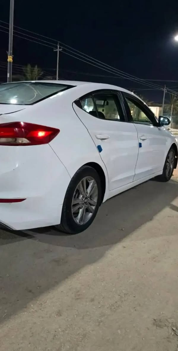 سلام عليكم النتره 17 خليجي بيها جاملغ الأيمن مبدل بدون دواخل ورشات صبغ مكينه 1600 مامفتوحه تحويل ثاني يوم  السعر 110 وبيها مجال الأستفسار ***********
***********. مكاني شطره
