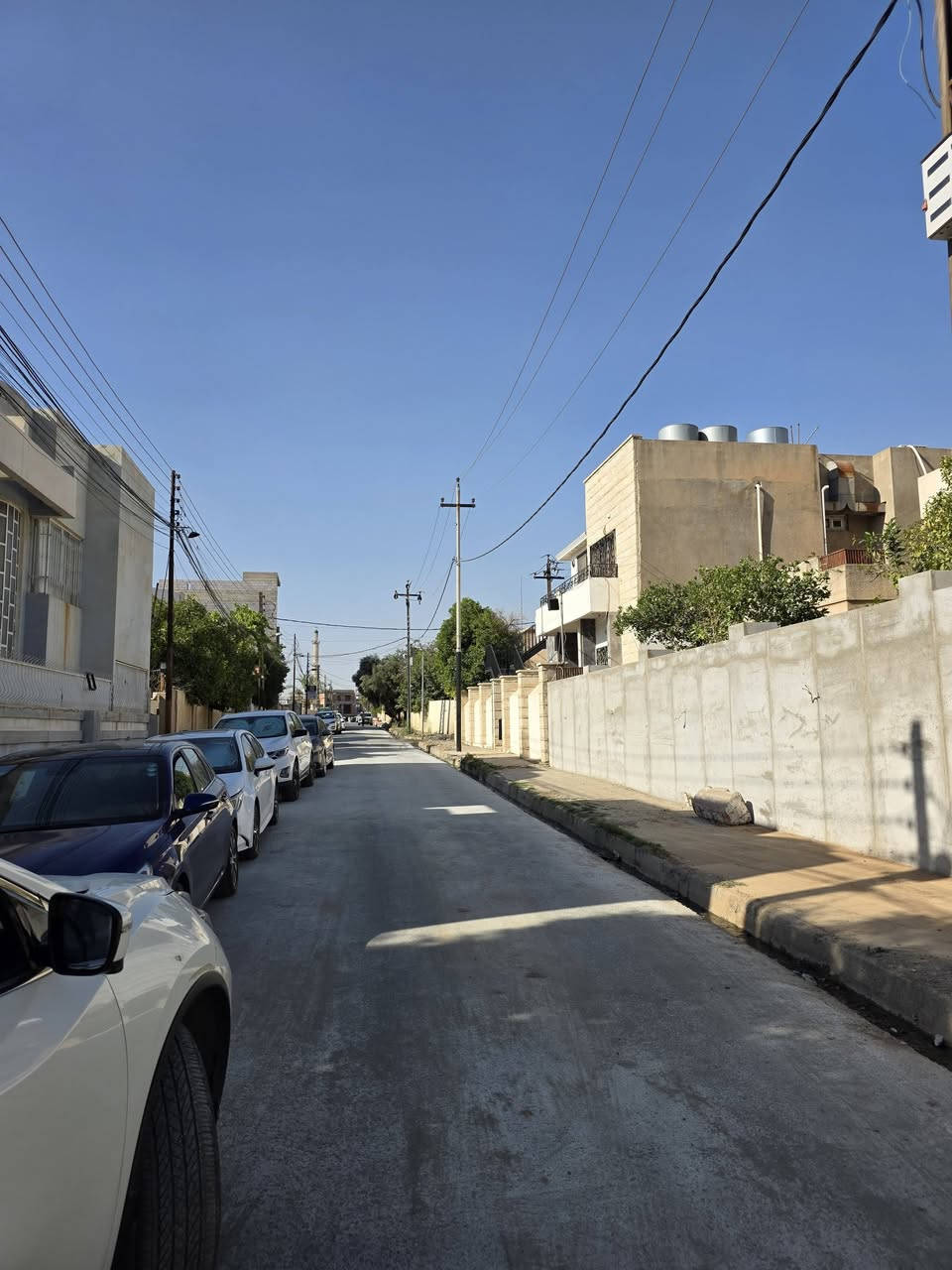 دار للبيع في حي البريد 301 م قديم طابقين صالح للسكن الواجهة 10.5 م شروق ابتدائي معزول بدرج خارجي .
***********
***********
عقارات صفوة البيت حي المصارف قرب جامع سعدي مهدي
