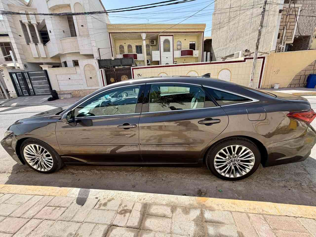 � للبيع او مراوس حسب القناعة  تويوتا أفالون XLE موديل 2019 وارد أمريكي
مواصفات 1/1 فوول للاخير🔥
محرك 3.5 V6 بقوة 301 حصان
كير أوتوماتيك 8 سرعات
دفع أمامي
بصمة وتشغيل زر
رادار كروز متكيف
مانع خروج عن المسار
بريك تصادم وكشف مشاة
Blind Spot بالناظور
كاميرا خلفية و360 محيطي
أضوية LED + DRL
مقاعد أمامية مدفأة وتبريد
تبريد أوتوماتيك Dual Zone
Apple CarPlay
شاشة معلومات 7 إنج
أوضاع قيادة Eco / Normal / Sport
جنوط ألمنيوم 17
مرايا كهربائية مدفأة مع إشارات
داخل لونين وصاج 
تنبيه حركة خلفية RCTA
سيارة جديدة وبدون نقص 4 قطع صبغ حادث بالعراق وسطحي
للبيع امو المراوس حسب القناعه 
***********
