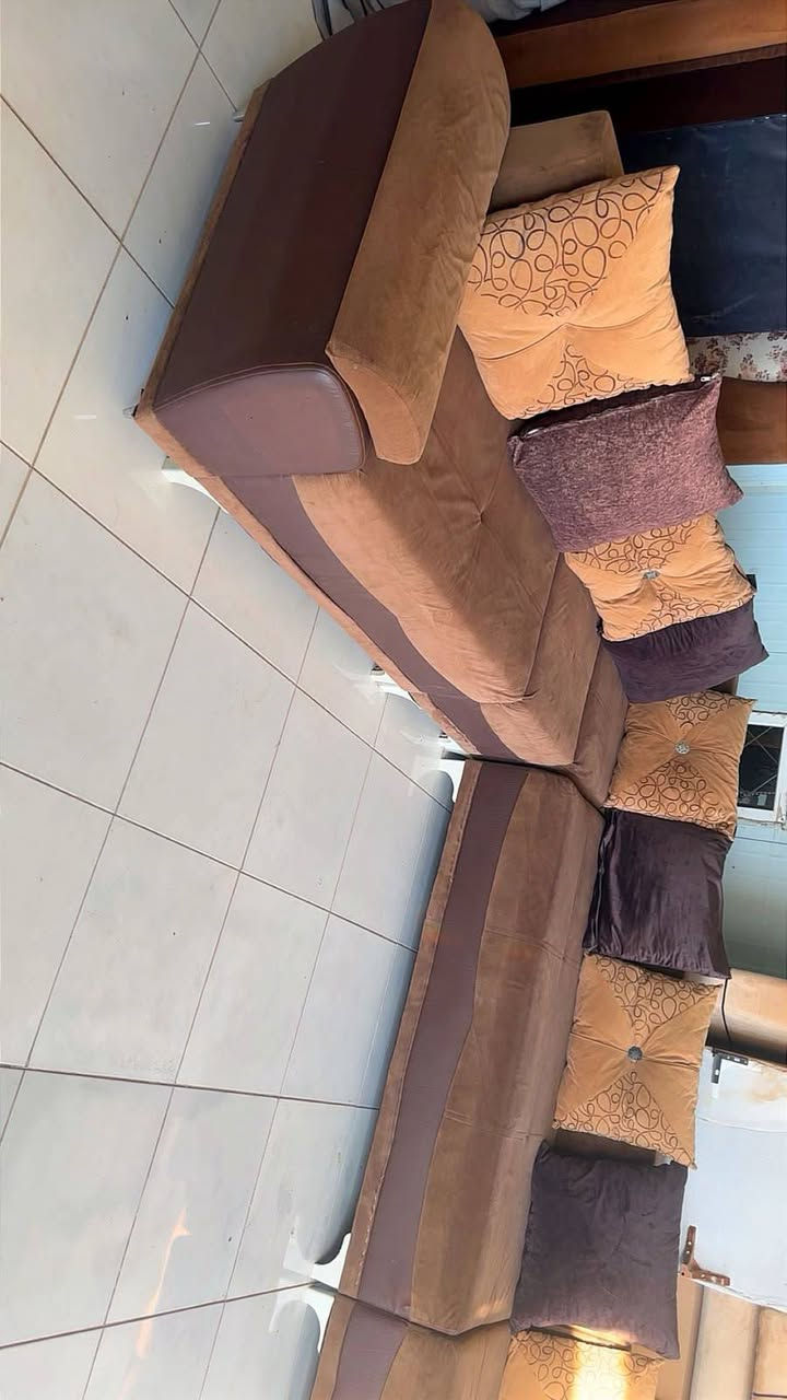 ديوان نضيف بدون عيب عنوان اربيل يوجد توصيل داخل اربيل وموصل ***********

