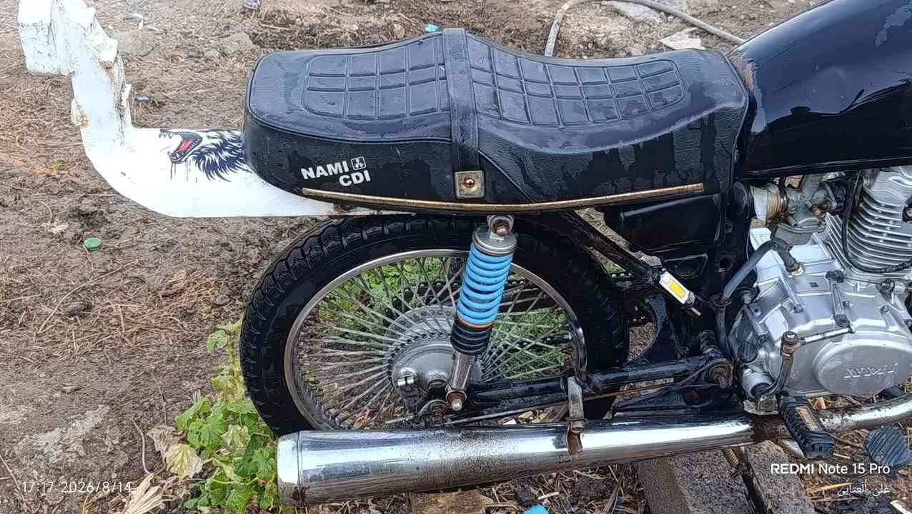 سلام عليكم دراجة 🚲 كلك للبيع محرك شلامجة اصلي مفتوح ولفات فقط مكاني قضاء النصر  سهر 450 بية مجال حك الجية مكلف بل نشر رقم صاحب الدراجة 📱 *********** علي العتابي
