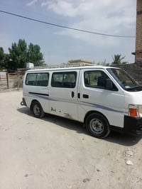 نيسان لبيع 2010 مكينه مال حاويه جديده رقم كربلاء عنوان بغداد شعله 0780...