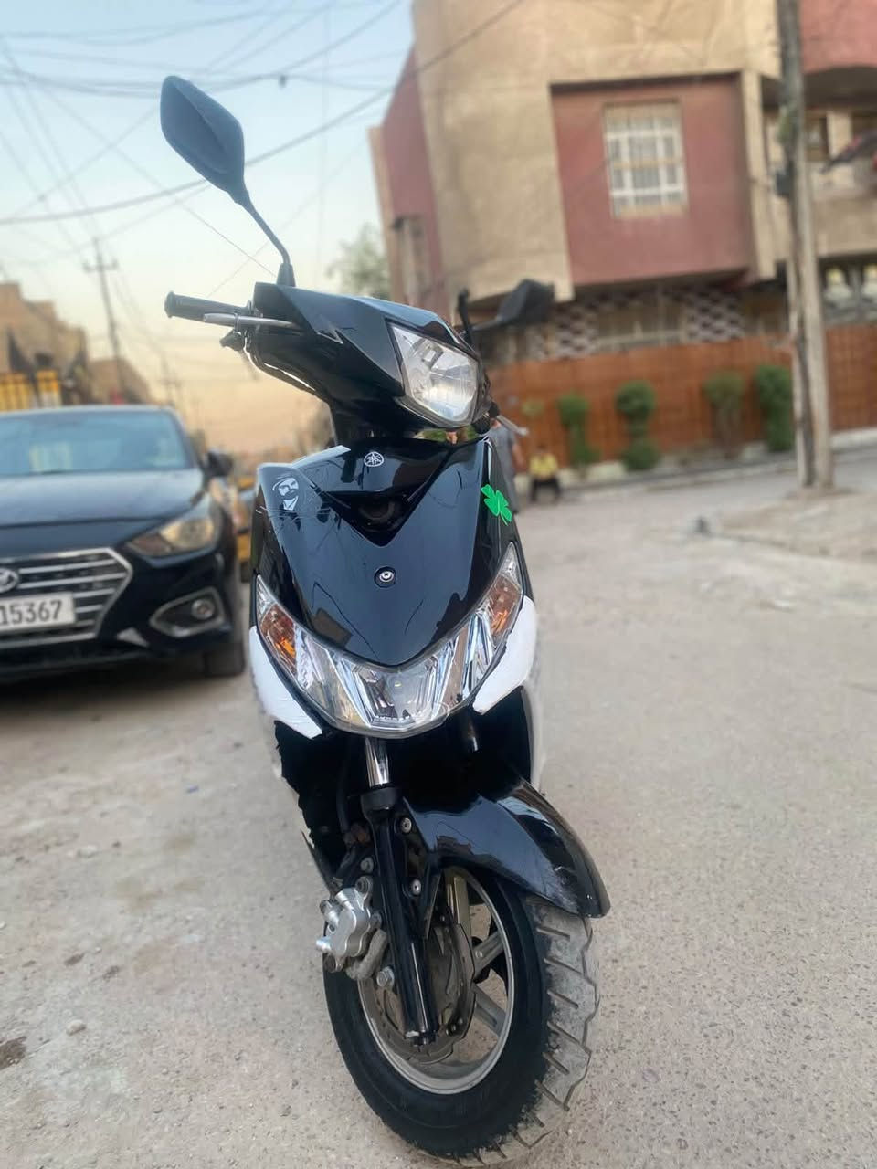 جيتي ار • اسود لمعي • نضيفه