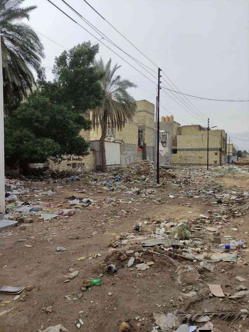 سلام عليكم قطعه ارض للبيع في بغداد الشعب السريدات القديمه مساحة الارض 50متر واجهه 5متر ونزال 10متر سعره الأرض 10مليون وبيه مجال نوع العقار زراعي سند 25 خدمات كامله عدا التبليط 
الشراي يتصل ***********
