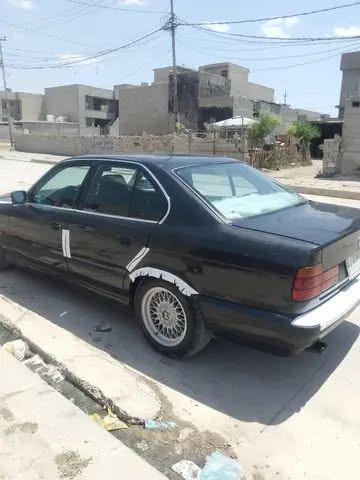 BMW 525 كير اوتماتيك
موديل 91 كير  ومحرك شرط
مكينه حجم528
مابي ضرر
مشروع وطني رقم صلاح الدين 
سنوية لسنة 29
بطاقه بانزين كامل
تبريد وتدفئه  شغال 

مكان داقوق 
55  بي مجال قليل

***********
