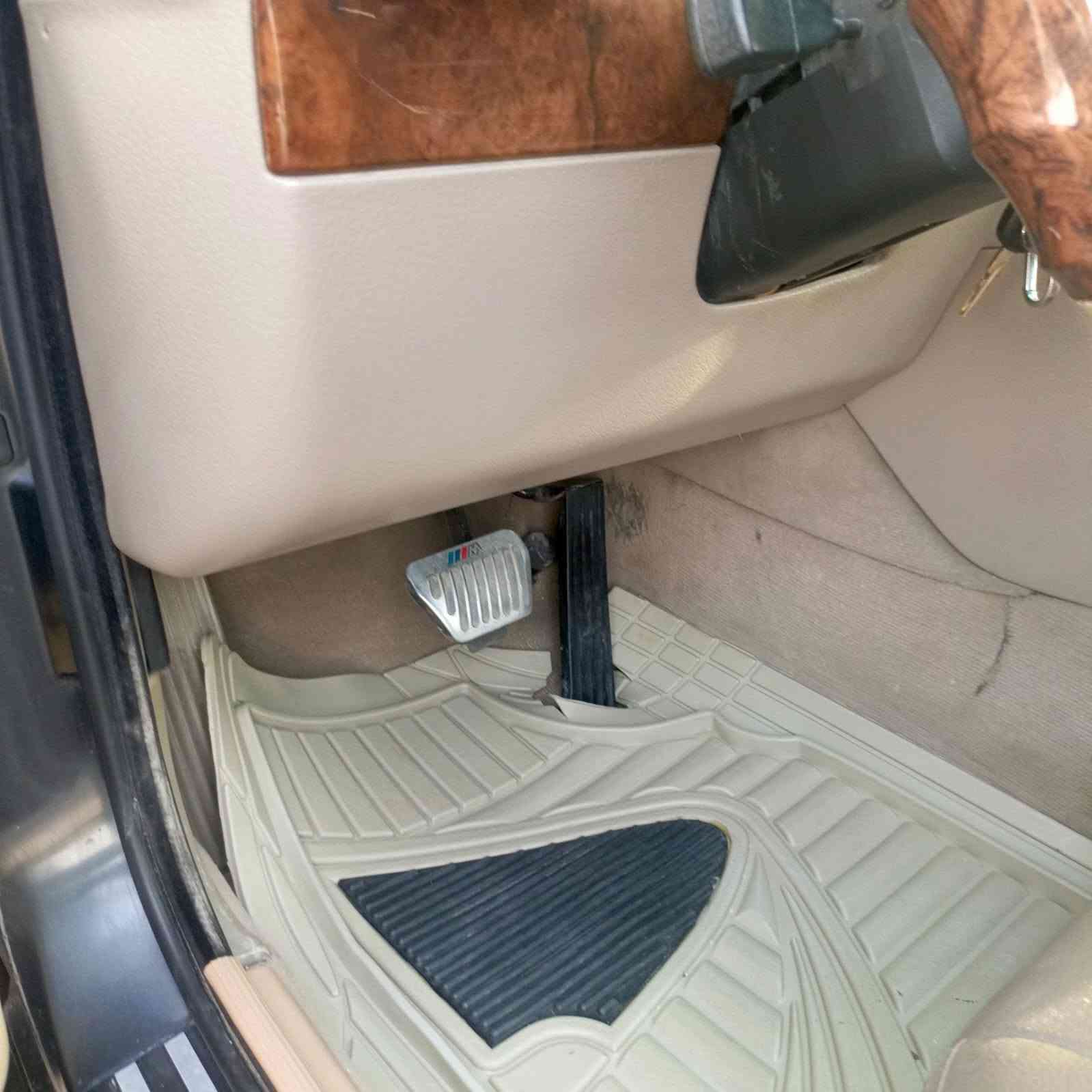BMW  525مسكر
موديل 1992سنويه ماساقطه  لل2027كشنات كهربائيّة تبريد خير من الله صدر جديد مالكها بالحله السياره حلوه ونضيفه /الخاص مغلق اتصل وبيك خير وتدلل /السعر 70وبي مجال 
***********

