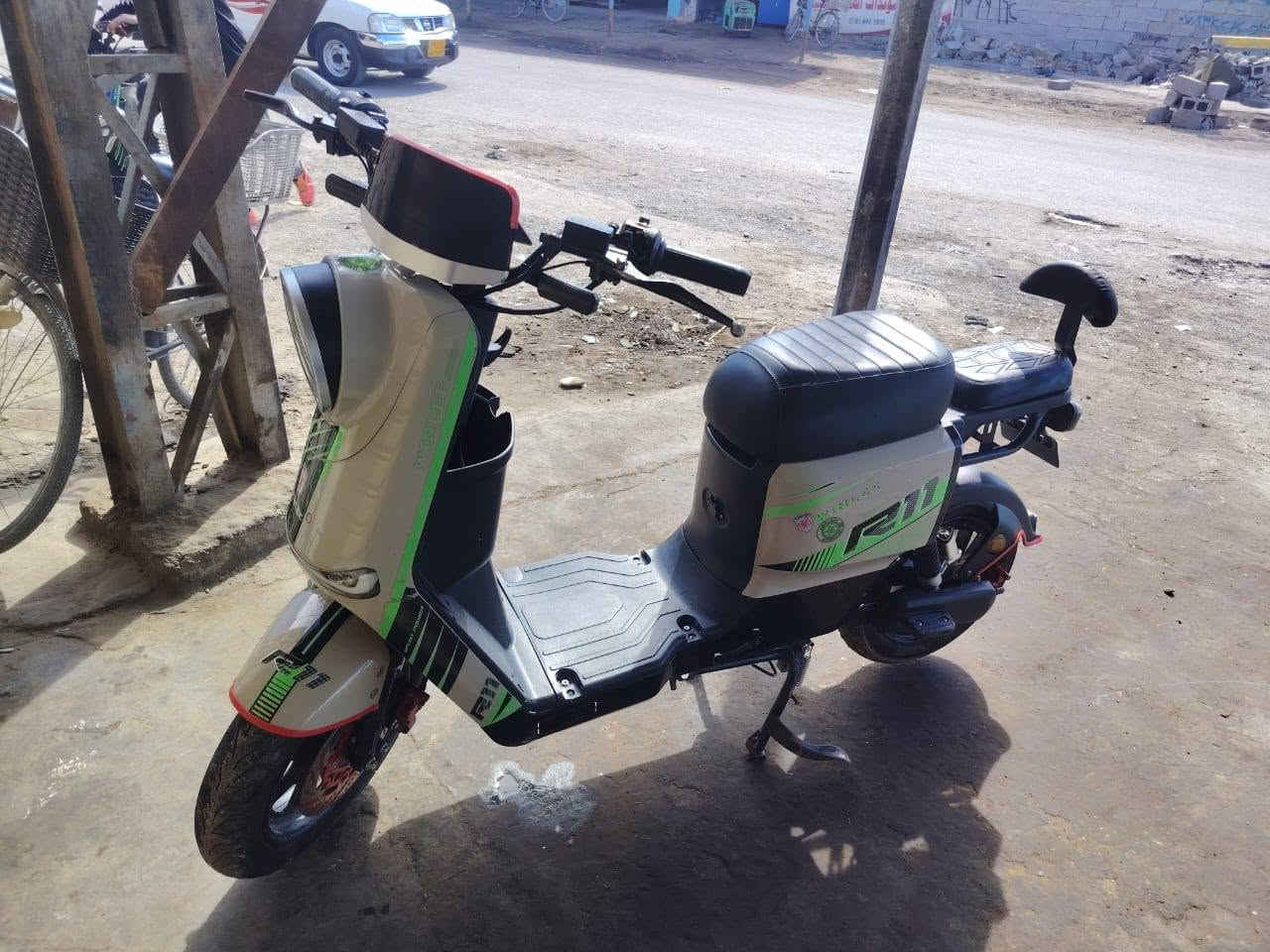 R11 • موديل ٢٥ • بطاريات ٦