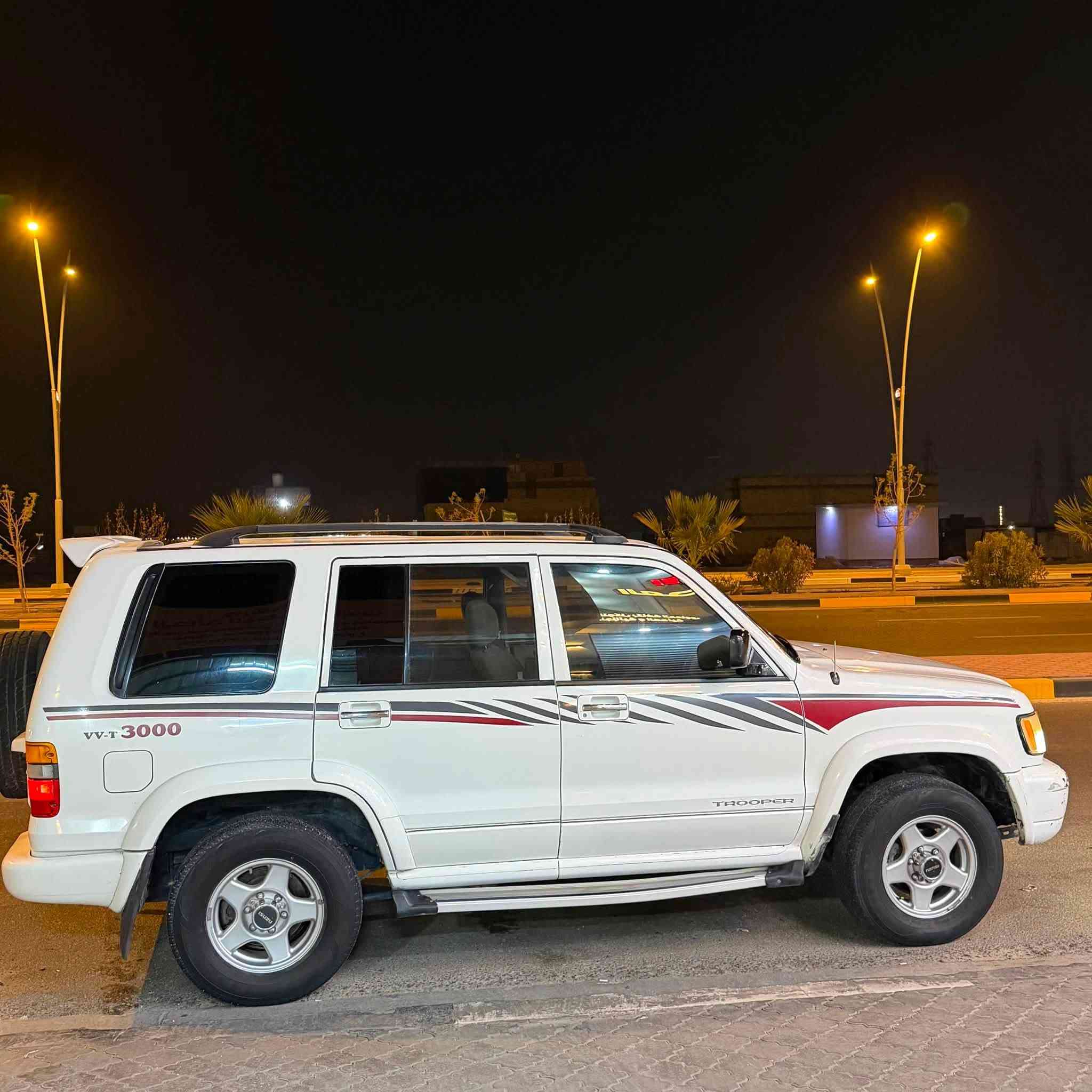 السلام عليكم
سيارة ازوزه تروبر موديل 2000 للبيع 
مكينه محور vvt 3000 جديده سياره نظيفه كلش دواخل وكشره تبريد شغال ويخبل، 
ملاحظة الكير بي تاخير فقط والباقي جاهزه من كلشي. مكان السياره البصره الزبير
سعر السيارة 80 وبيها مجال حك الجيه
***********
