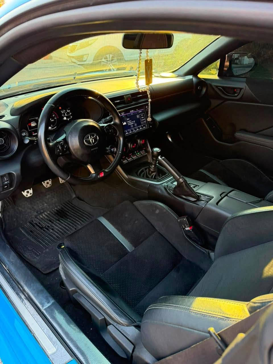 2023 Toyota GR86, Premium
كير عادي 
السياره تزويدها كماليات وتهبيط كله من امريكا 
السياره صاروخ 
تبريد ثلج 
فحص مؤقت تترقم جميع المحافظات 
السعر 139
مكان كربلاء
*********** كربلاء, العراق

نص مكتوب في الصور:
- BIDCARS