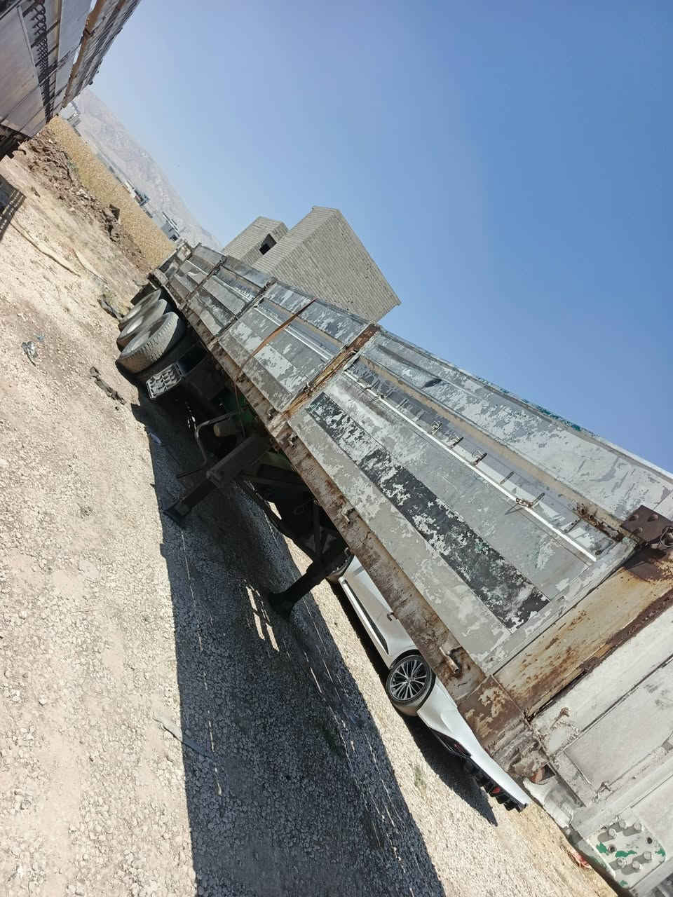 شاحنة • للبيع