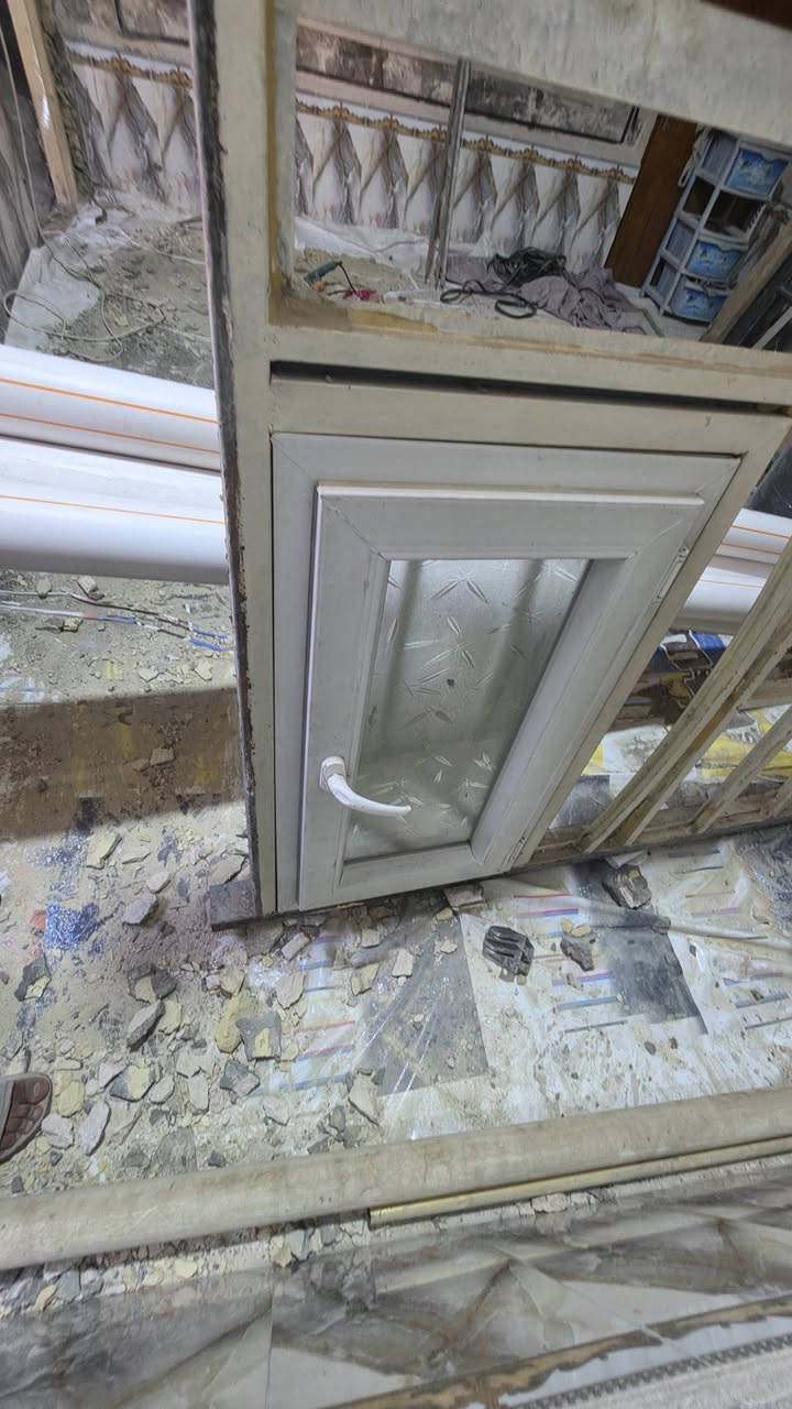 شباج مستعمل للبيع 2×2  بوري شخاطه مليم ونص مقطع بقواطع تي فرده الشباج بي في سي  سعر 125 وبي مجال مكان نجف براكيه ***********

