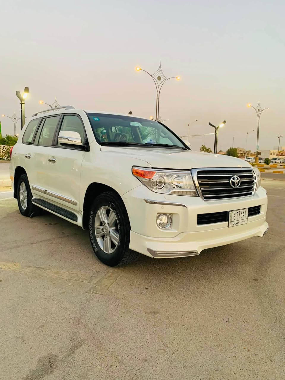 لاندكروزر GXR • ٢٠١٥ • ١٠٨ الف