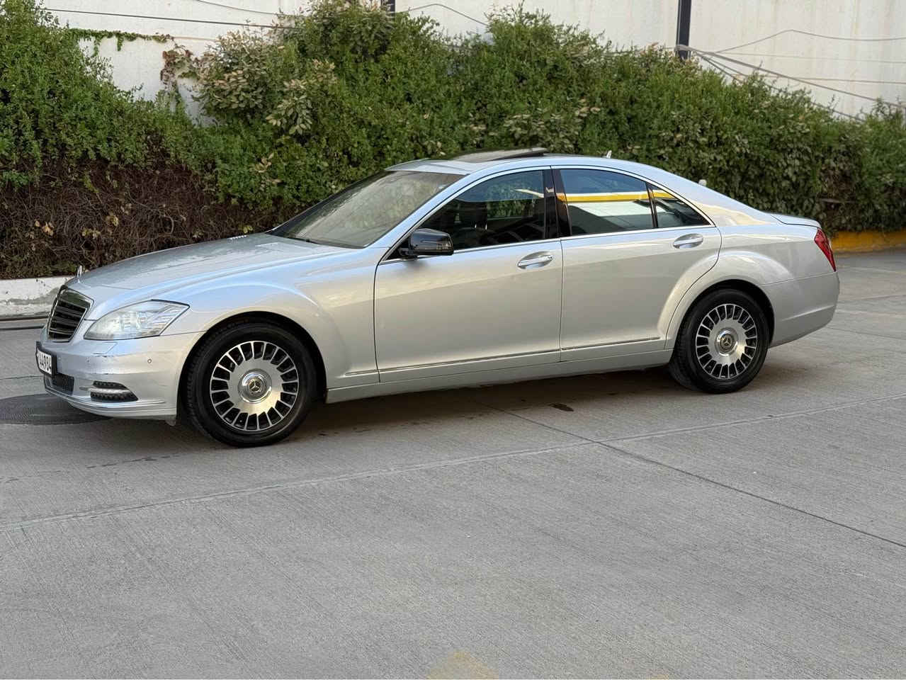 مێرسیدس بێنز S350 مۆدێل ۲٠٠۸ بێ بۆیاخ كەمێك وردەی بەسیتی هەیە مەكینە ٦ بستۆن مەڕغوب سەنەوی تا ۲٠۲۸ تازەیە تاقم تایەی سفر بێ تەقەو ڕەقە گێڕ مەكینە بەشەرتی ئەوەی یەك خەلەلی نەبێت هیچیان نەكراوەتەوە ٤٥٠ هەزار كیلۆمەتر  ڕۆشتوە پێوەی دیار نیە تەبرید ❄️❄️هەموو گیانی بەشەرت نرخی ۱٤۸ گەڵا كۆتایی بێ معامەلە *********** _____ میرسدس بینز اس ۳٥٠ ستە سلندر مرغوب مكفول من ظربە و صبخ مكینە و گیر ما مفتوح بشرط سنوی حتی ۲٠۲۸ جدید ماشی ٤٥٠ الف كیلو بس سیارە عل وظع ممتاز سعر نهائی ۱٤۸ ورقە مكانی سلیمانیە السليمانية, العراق
