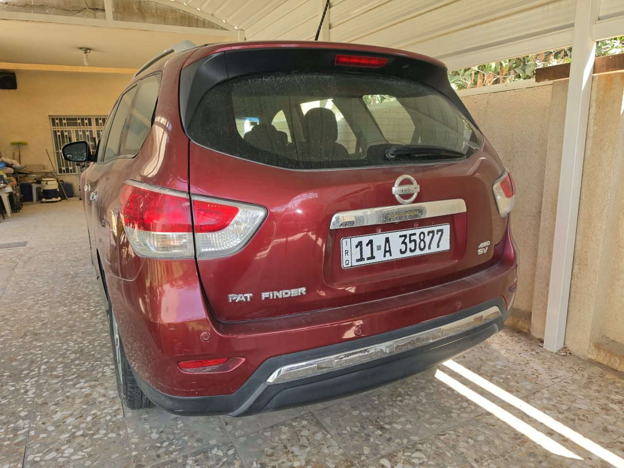 السلام عليكم .. للبيع نيسان باثفايندر 2013SV 4WD   . وارد امريكي  حادثها الصفحة اليمين وايرباك البردة اليمين مفتوح . المحرك والكير غير مفتوح و ممتاز . الغرفة داخلية بلون اسود ونظيفة (( السيارة باسمي في بغداد ***********  سعرها 13,000 $ الف دولار ))
