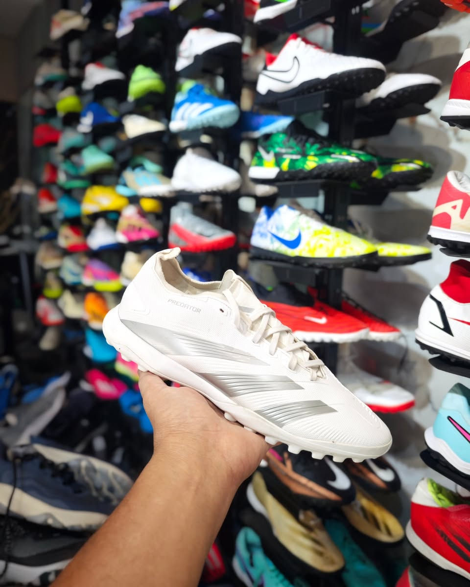 ⚽🔥 لجماعة الكرة والستايل الرياضي… هذا إلكم! 🔥⚽

👟 أحذية محبّب بال أمريكي
✅ Original أصلي
💯 نظافة وجودة عالية

📏 القياسات المتوفرة: 41

إذا تريد حذاء يكمّل ستايلك بالملعب وبالشارع… الجوكر حاضر 🔥

📍 محل الجوكر – بغداد، الحرية الأولى باته
📲 واتساب: ***********

🔥 الكمية محدودة… لا تفوّت الموديل!
#محلات_الجوكر #أحذية_رياضية #كرة_القدم #Original #بغداد #ا
