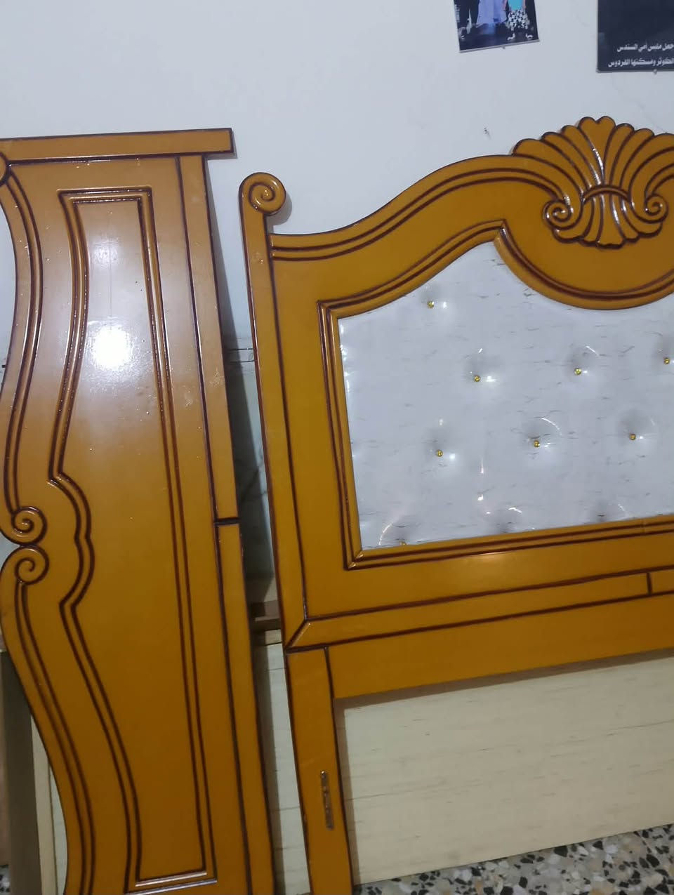 سلام عليكم غرفه تفصال  صاج عراقيه   8 قطع لبيع نضيفه بعده ما مستغدمه سعره 900 وبيه مجال قليل مكاني بغداد لمعالف تصال *********** يوجد وتساب
