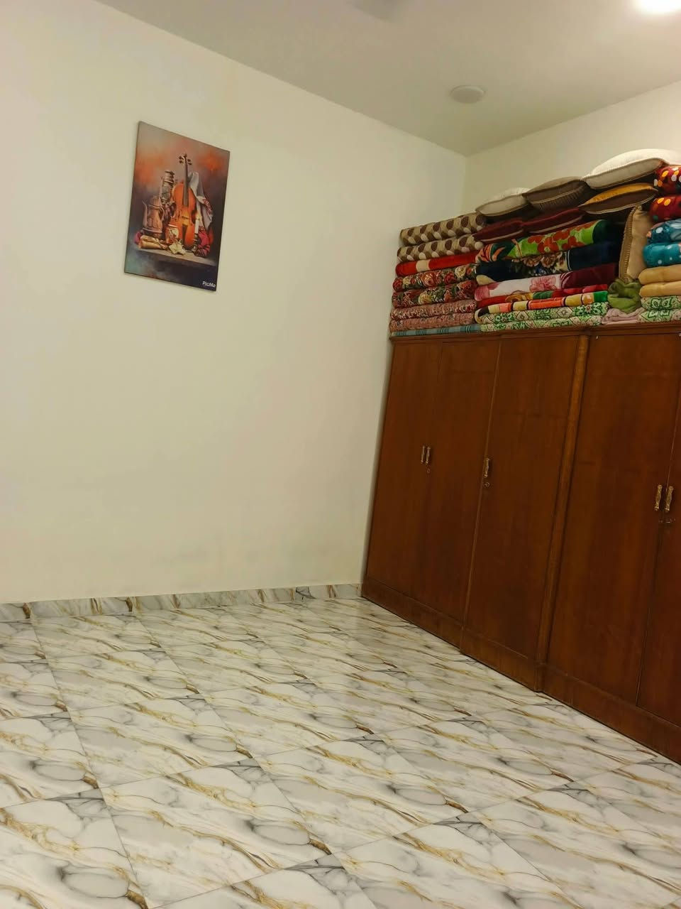 ياالله
سلام عليكم
البيت البيع طابو زراعي
مساحه ((130متر سدة دفاس 
أول نزله عل سده يعني قرب مقام
بناء حديث ودرجة أولى 
باقي تفاصيل اتصل برقم صاحب لبيت
((***********)) هذه رثم صاحب لبيت
