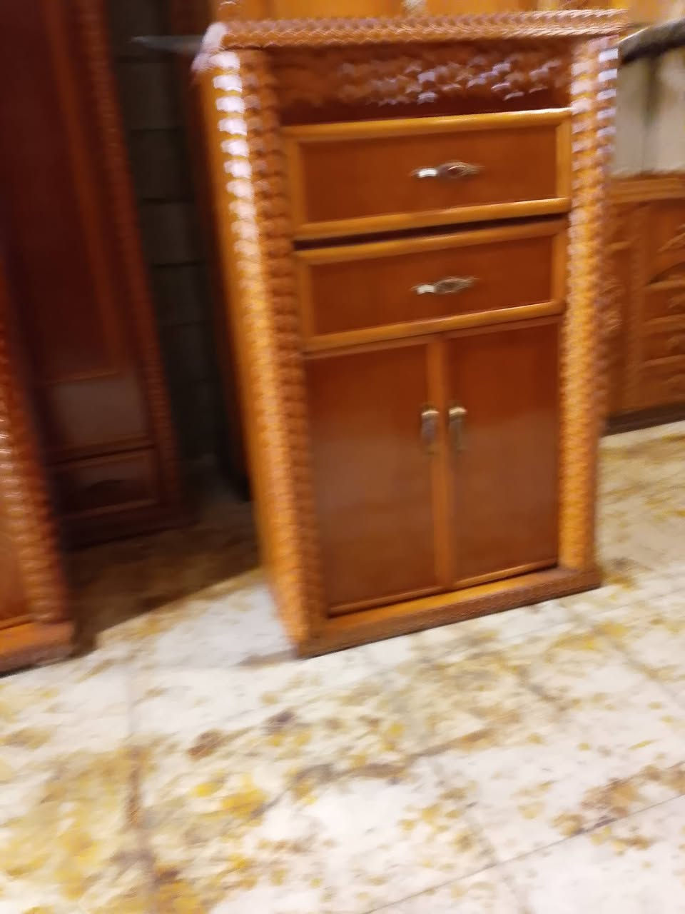 ظغرفه سته أبواب ملحق شغل ثكيل درجه اولى نضيفه فول اوبشن غرفه شرط رقم واحد فول ***********
