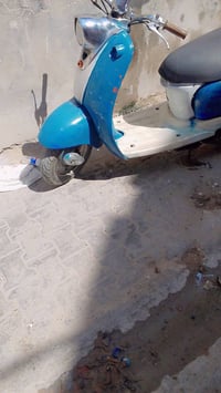 كلاسيك للبيع معروضه 200وبيها مجال  كلشي شغال بيها بس يردلها جوزه. +964...