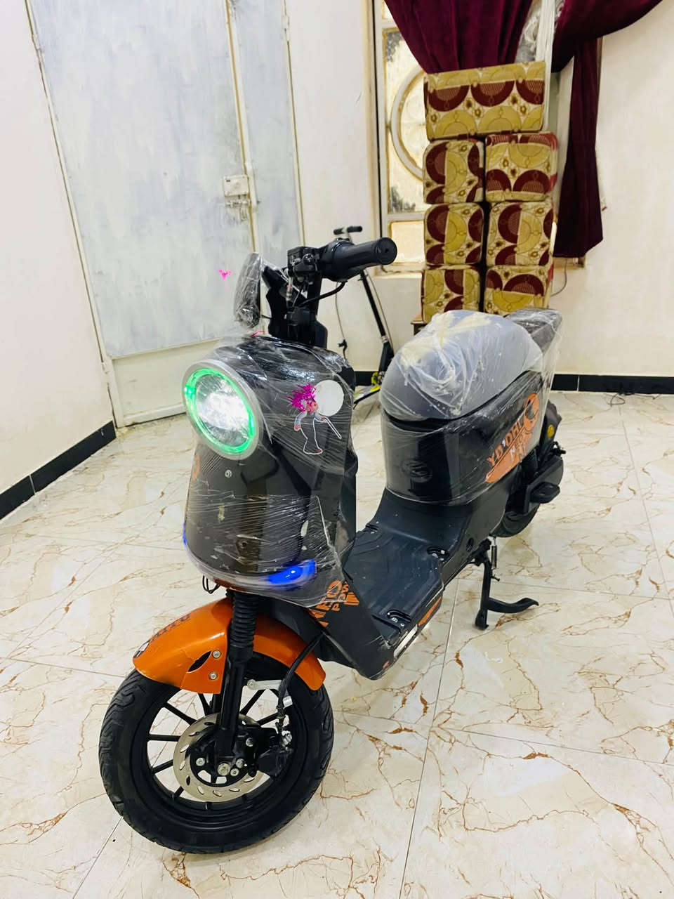 آر ١١ ٢٠٢٥ • ٦ بطاريات ٣٣ أمبير • نظيفه