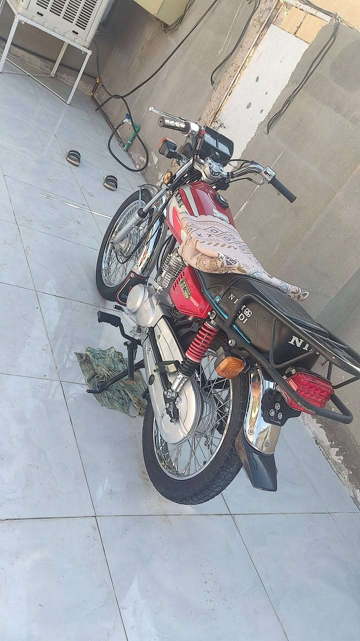 السلام عليكم دراجه نامه 3احرف للبيع موديل 27 زيرو صارلها سبوعين من نازله مطابق للشلامجه السعر 725 وبيها مجال المكان الخالص فلكه مصطفئ جواد. الاستفسار. ***********
