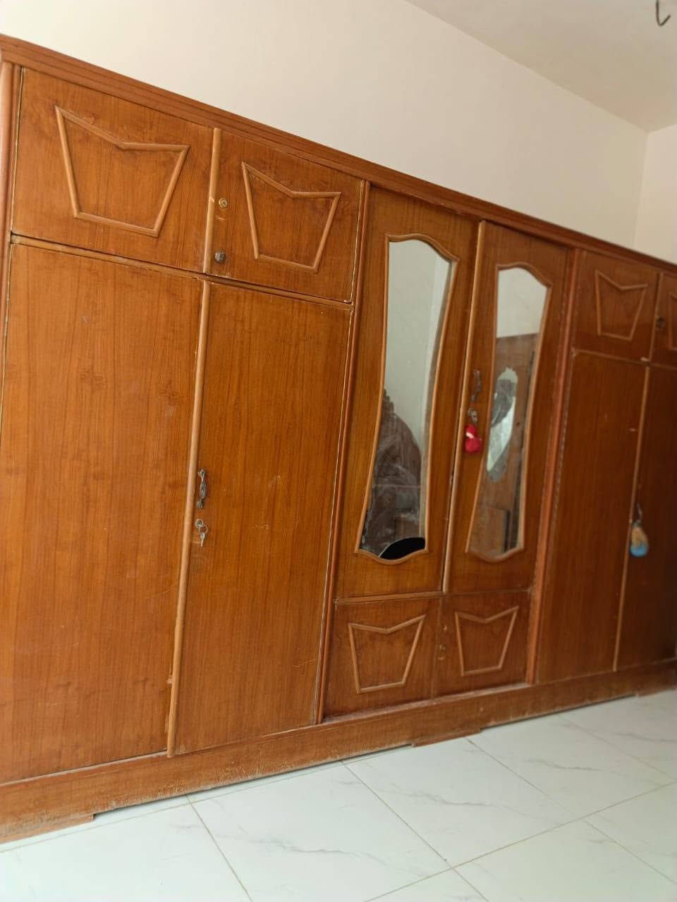 غرفه كلش حلوه واجهزه صبغ وقفاله ويدات وتلميع جاهزه بسعر مناسب الي يريد يتفضل خاص
