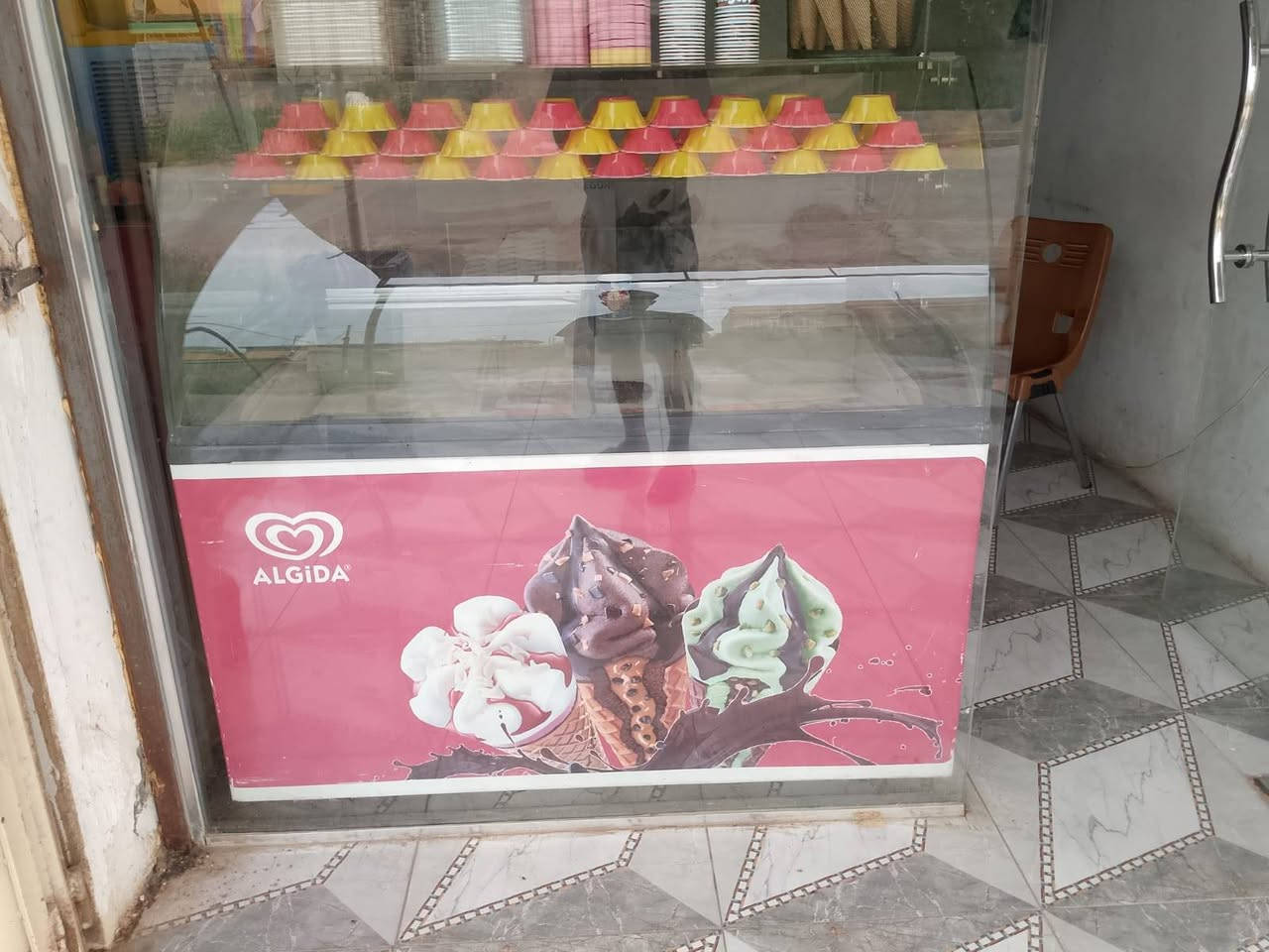 للبيع
سوفت سكوفايير بعدها جديده وغراضها وياها
هوسكات ٢ بلجيس
عارضه ٩ بلانك 
ابيع شلعه وحده 
***********
