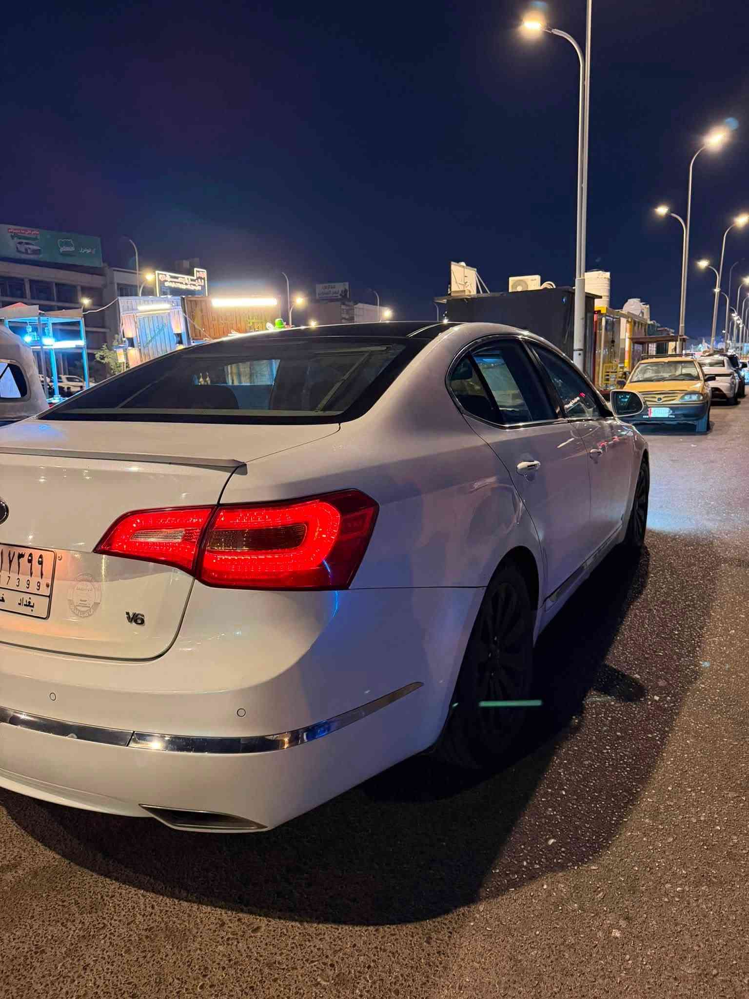 2011 خليجي فول مواصفات 
مكفوله  من الصبغ فقط بارد مكانين
اطارات جدد 
تبريد ميكانيكي 
بصمتين
بغداد باسمي 
محرك وكير مكفولات 
حداديه حاله جيده
*********** 
السعر 100 وبيه مجال
