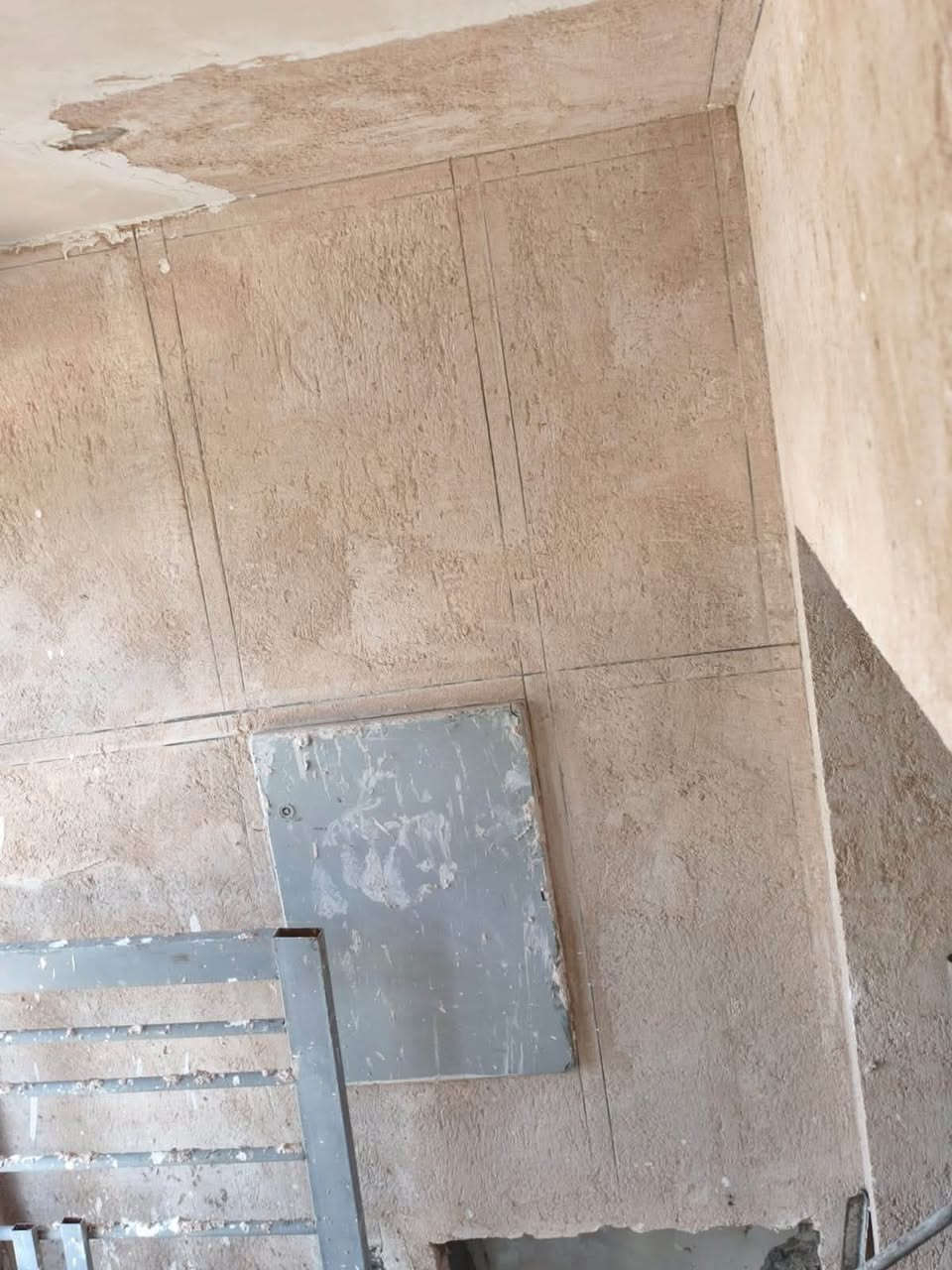 سلام عليكم خلفه لباخ متفرغ عمل درجه أوله مكاني كربله شغل هندسي جص بورك سمنت واجهات تقطيع كوبلن متواجد ***********
