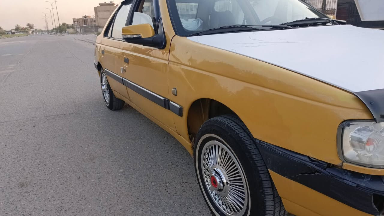 السلام عليكم بيجو لميس لبيع موديل 2013 رقم بغداد انكليزي مصفره هيئه محرك وكير مكفولات تبريد حداديه مشط ستيرن جديد كهربائيات كله بلاد مكفولة من الظربه والصبغ السعر 28 وبيه مجال عنوان بابل الأسكندرية 
***********
