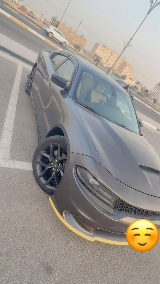 السلام عليكم جارجر ٢٠٢١ فئة SXT
٦سلندر  السيارة بأسمي رقم بغداد ***********

سيارة نظيفة حيل سعر ١٩٥
