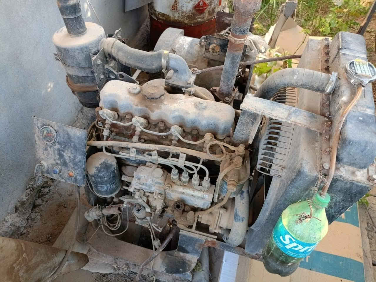 مولد للبيع كامل شقال بس يعوزو باتري المولده ٢٠ KO ثريفيز الاتصال على ***********
