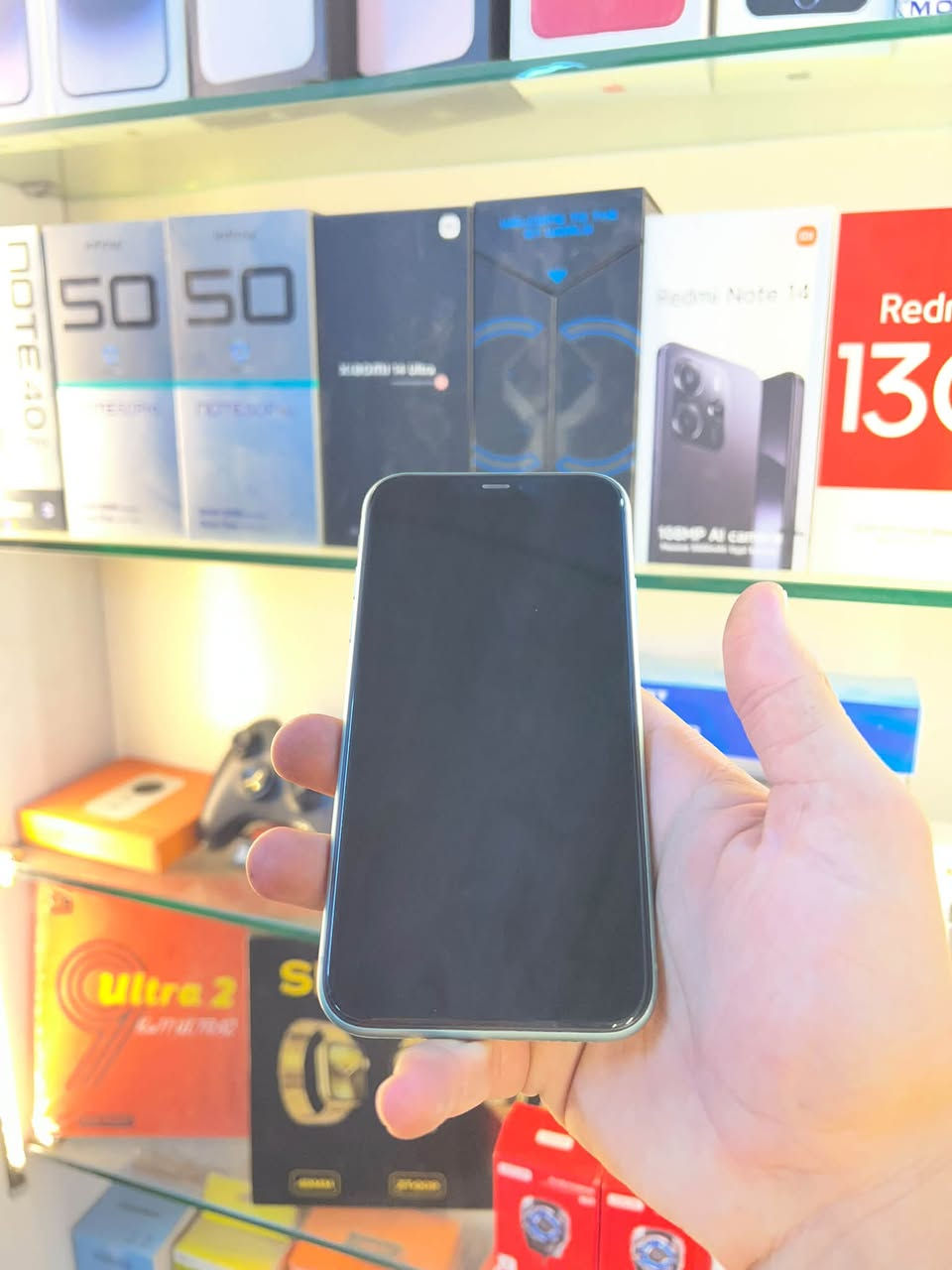 متوفر للبيع آيفون 11 العادي
داخل مركز بيارق العز الالكتروني 

💰 السعر: 225 

✅ الجهاز شرط مامفتوح ولاداخل صيانه 
✅ مقاوم للمي بمعيار ip6
✅ الجهاز  شرط وضمان 
✅ كلشي بالجهاز يعمل بصورة طبيعية

🔸 ملاحظة: الجهاز بس بي طبعه صغيره 
 للتواصل خاص او على الرقم
*********** واتساب
