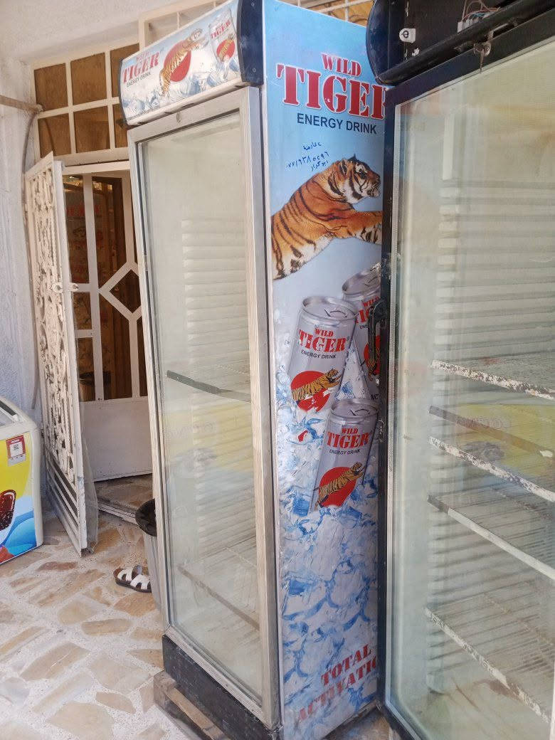 عارضات تبريد عامودي 
استخدام قليل تبريد ثلج 
بعدهن على البلاد ما مصلحه 
سعر الواحده 250

***********بغداد
