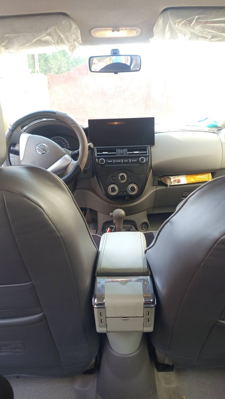 سلام وعليكم نيسان صني هندي زيرو شاشه  لكزز  حساس خلفي ب١٣٢  مكانه معقل للتصار ***********
