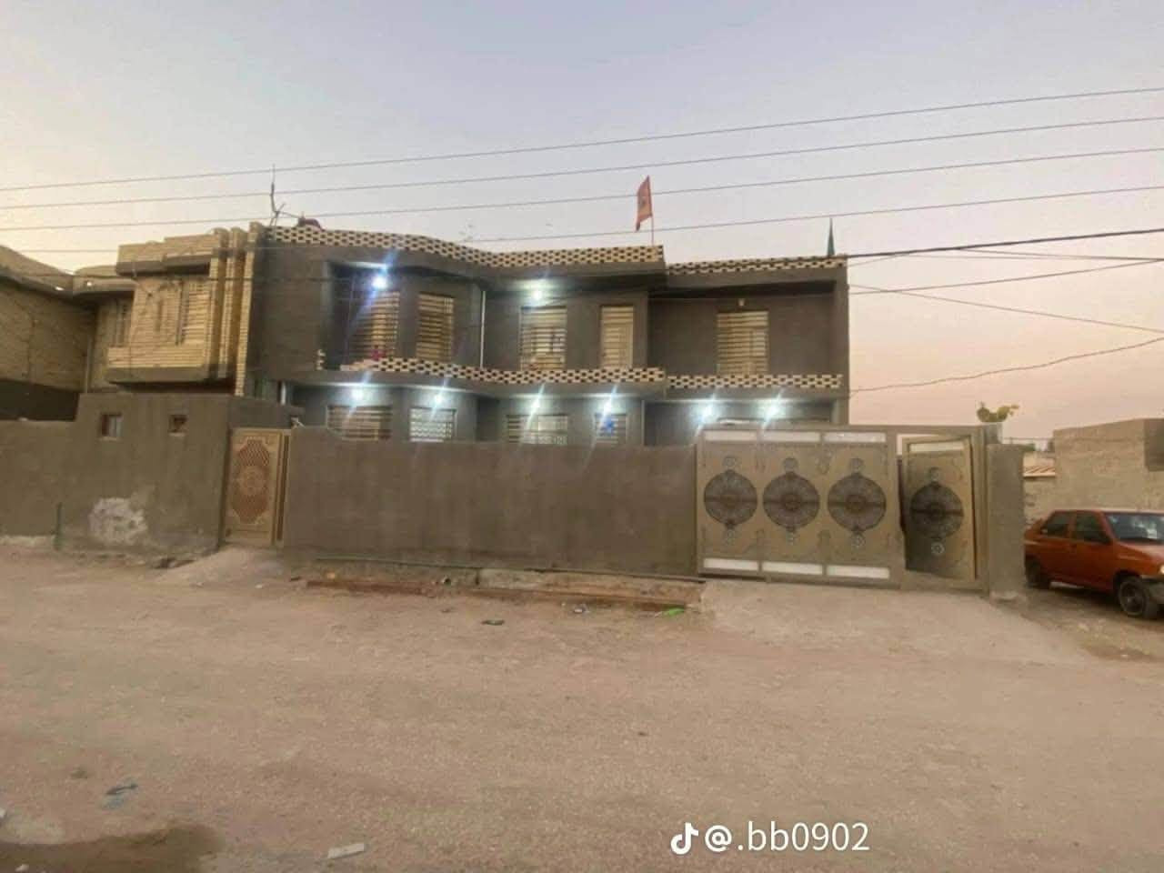 شارع كربلاء نجف • ٣٠٠م • ٥غرف
