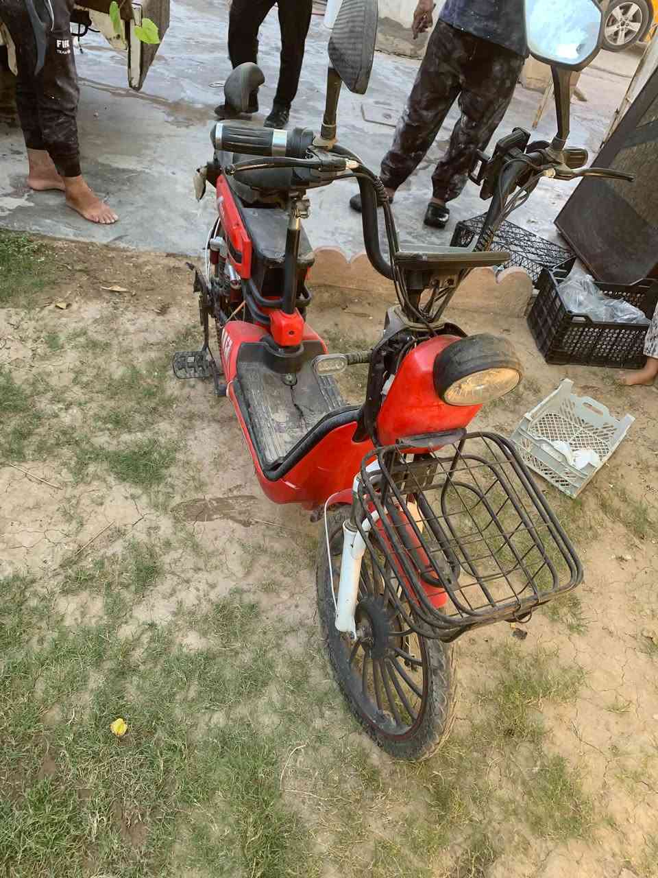 بايسكل شحن مااعرف شنو بيه ابيع جف تراب سعر 75 وبيه مجال كركوك حي النصر
