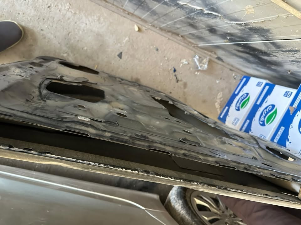السلام عليكم
بابين تاهو ٢٠١٥ خليجي للبيع 
باب السايق والي وره السايق 
على ظربتهن يرجعن بارد 
سعرهن ٦ اوراق ونص وبيهن مجال 
***********
