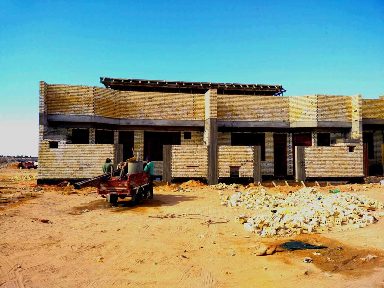 سلام عليكم خلفه بناء متفرغ حاليا داخل كربلاء نضام شغلنه على الدبل ومكطوعه اسعار جدا مناسبه استلام مهندس   وشرط الشغل والاتفاق  وزن وتنضيف ونشر قالب جفقيمم
///***********

