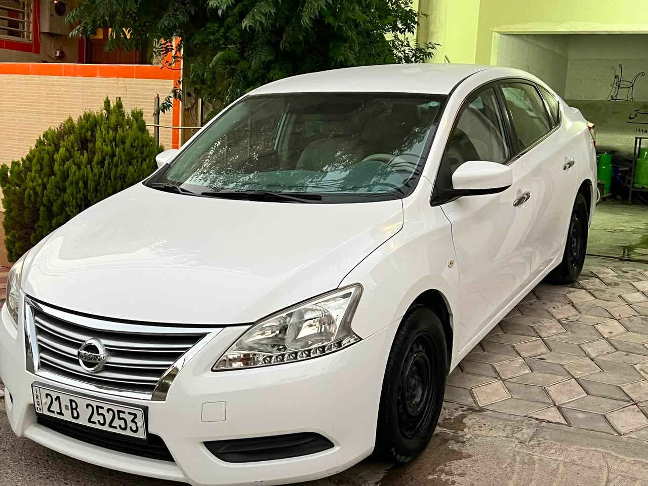 سڵاو
NISSAN SENTRA
نیسان سێنترا 
مۆدێل : ٢٠١٦
سەیارەکە 900000km ڕۆشتوە
بێ بۆیاخ 
تنها تۆزێک قەڵم کاری بەسیت بۆکراوە
مکینە نەکراوەی 
1.6هەجمی مەکینە 
گێڕ SVT
گێڕو مەکینە بەشەرت 

سعرە : 120 معامەلە

***********
